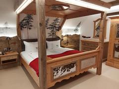 Himmelbett im gemütlichen Schlafzimmer